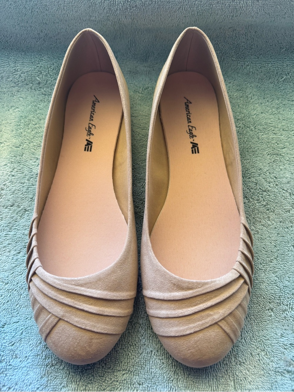American Eagle Women's Taupe Pleated Ballet Flats size 10